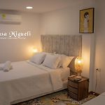 Luxury Oasis in Getsemaní House with Jacuzzi