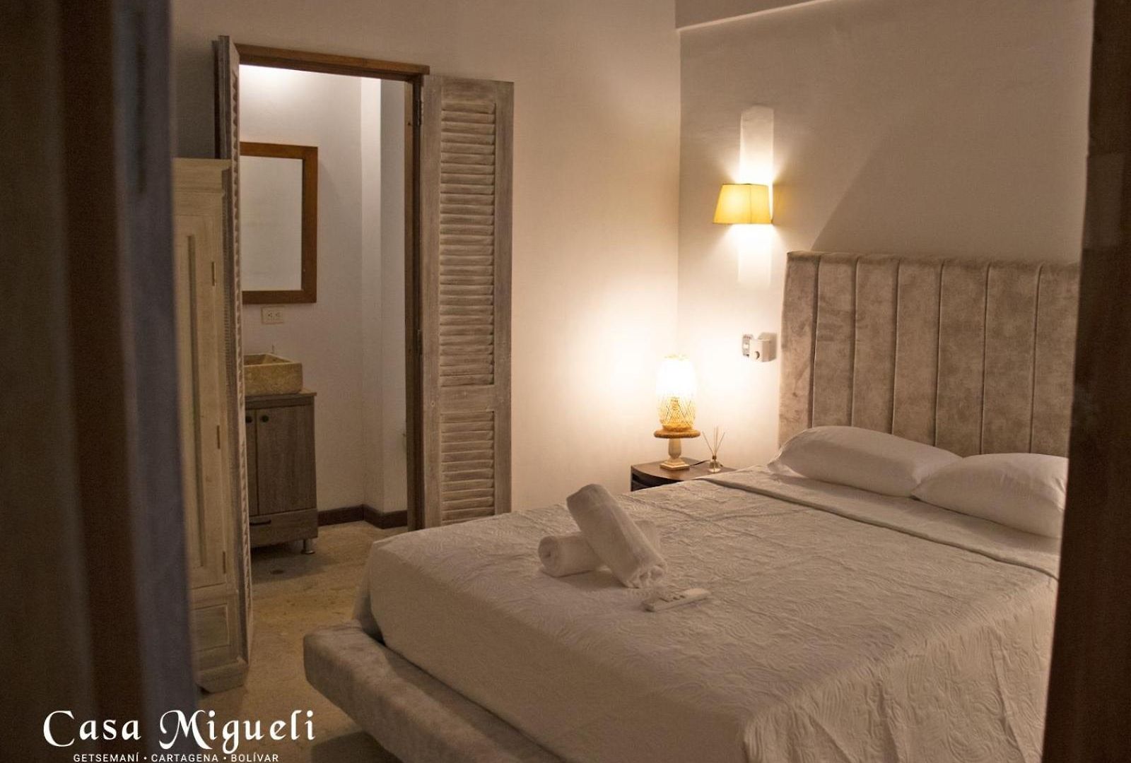 Villa Luxury Oasis In Getsemaní House With Jacuzzi