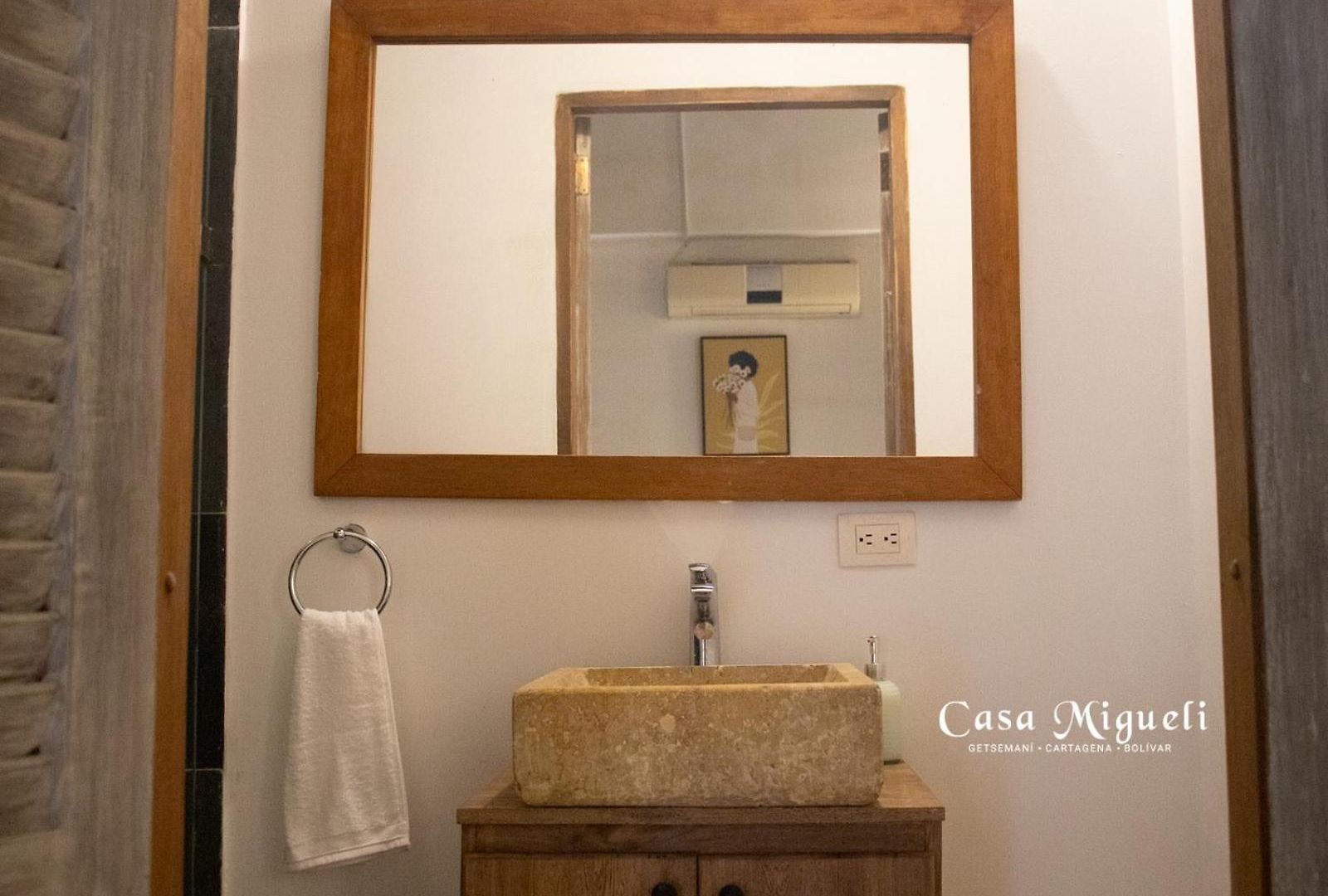 Villa Luxury Oasis In Getsemaní House With Jacuzzi