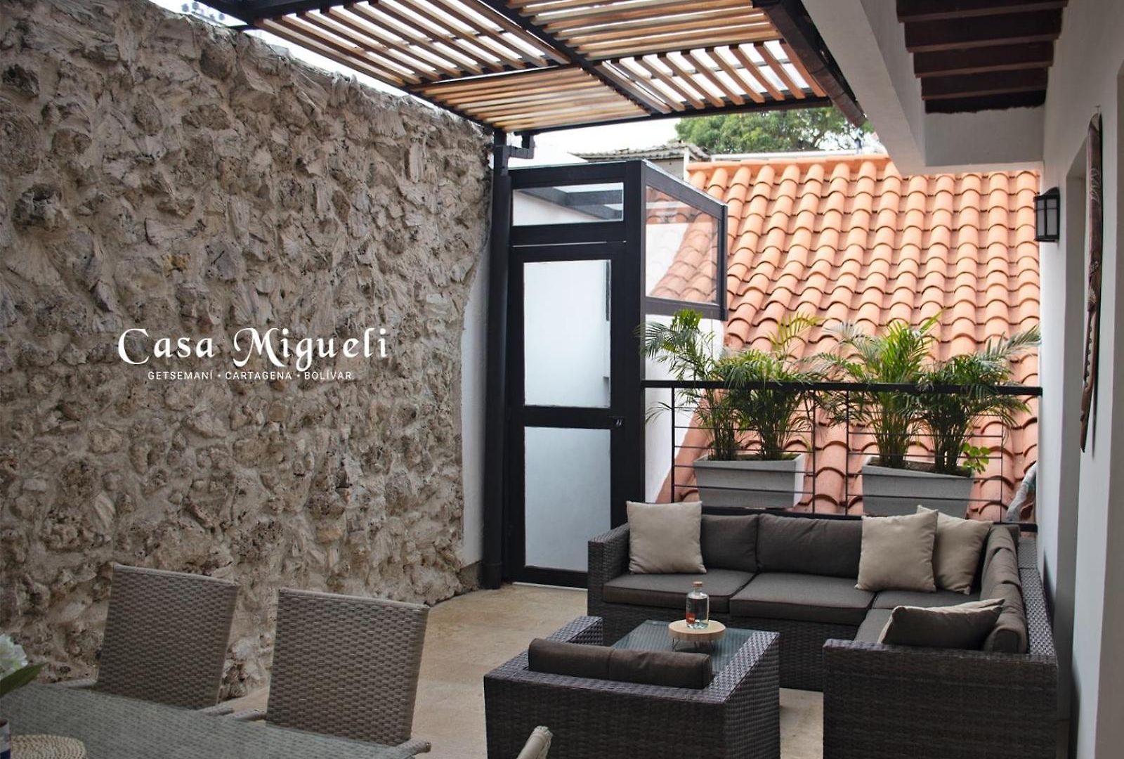 Villa Luxury Oasis In Getsemaní House With Jacuzzi Cartagena