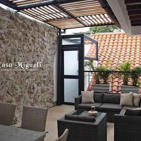 Villa Luxury Oasis In Getsemaní House With Jacuzzi Cartagena